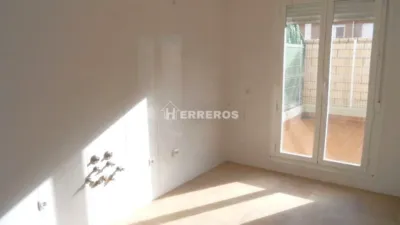 Casa adosada en venta en Calle de la Niabina, Navarrete de 368.000 €