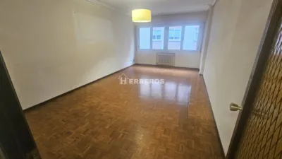 Piso en venta en Avenida de la Paz, cerca de Calle de la Duquesa de la Victoria, Residencia (Logroño) de 180.000 €