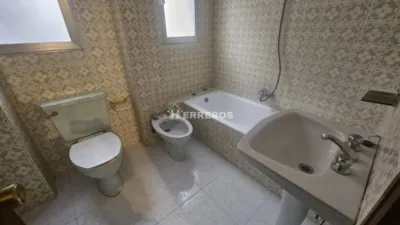 Piso en venta en Avenida de la Paz, cerca de Calle de la Duquesa de la Victoria, Residencia (Logroño) de 180.000 €