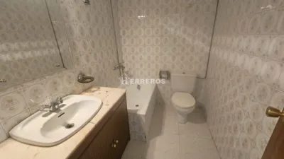Piso en venta en Avenida de la Paz, cerca de Calle de la Duquesa de la Victoria, Residencia (Logroño) de 180.000 €