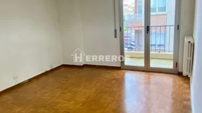 Piso en venta en Avenida de la Paz, cerca de Calle de la Duquesa de la Victoria, Residencia (Logroño) de 180.000 €