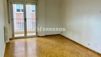 Piso en venta en Avenida de la Paz, cerca de Calle de la Duquesa de la Victoria, Residencia (Logroño) de 180.000 €