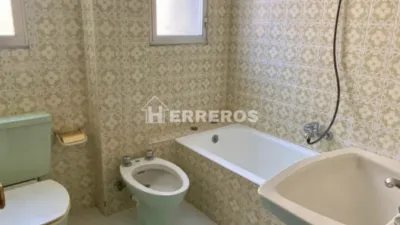 Piso en venta en Avenida de la Paz, cerca de Calle de la Duquesa de la Victoria, Residencia (Logroño) de 180.000 €