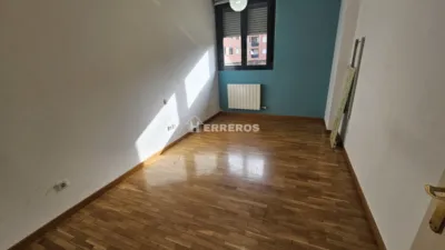 Apartamento en venta en Avenida Manuel de Falla, San Adrián-La Cava-El Arco (Logroño) de 181.000 €