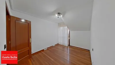 Duplex on Juan José Ruano Street, 1 photo 32