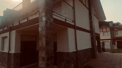 Chalet adosado en venta en Calle Montealegre, Sámano (Castro Urdiales) de 290.000 €