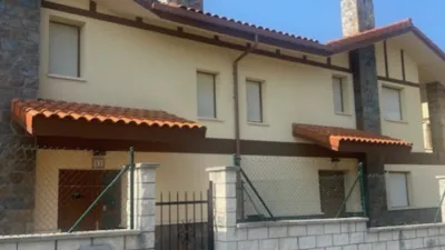 Chalet adosado en venta en Calle Montealegre, Sámano (Castro Urdiales) de 290.000 €