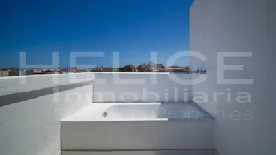 Ático en venta en Carrer de la Florista, 39, cerca de Carrer de les Alqueríes de Bellver, Benicalap (Distrito Benicalap. València Capital) de 405.000 €