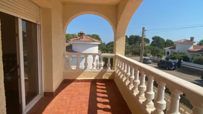 Chalet en venta en Carrer dels Xops, Platja de Mont-roig (Mont-roig del Camp) de 389.000 €