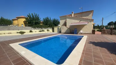 Chalet en venta en Carrer dels Xops, Platja de Mont-roig (Mont-roig del Camp) de 389.000 €