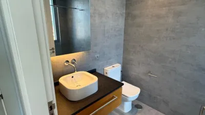Piso en alquiler en Calle del Marqués de Santa Cruz, Centro (Oviedo) de 1.600 €<span>/mes</span>
