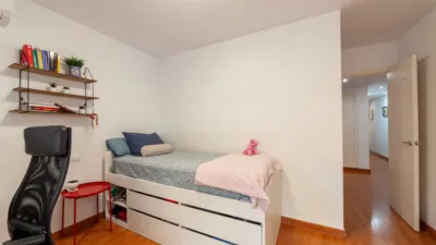Apartment on Roig de Corella Street photo 16