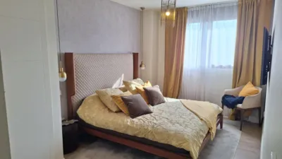 Duplex in Carrer La Haya photo 5