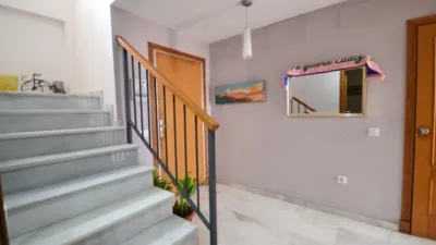 Single-family home at Avenida Cañada Honda, No. 2 photo 6