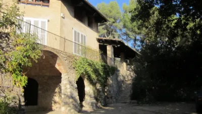 Rustic Finca on Carrer del Doctor Trueta photo 3