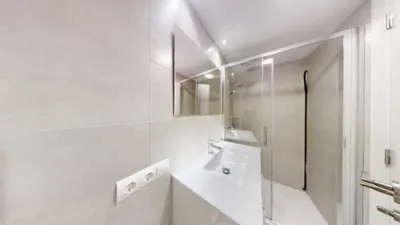 Loft-style apartment on Calle de Trinitarios photo 13