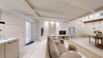 Loft-style apartment on Calle de Trinitarios photo 6