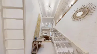 Loft-style apartment on Calle de Trinitarios photo 8