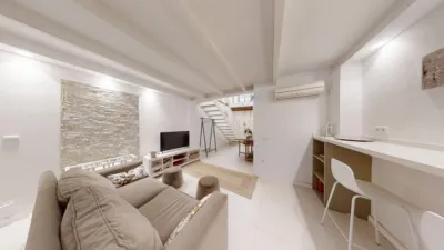 Loft-style apartment on Calle de Trinitarios photo 3