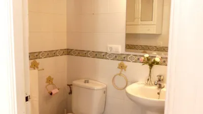 Piso en venta en Calle de Isaac Peral, cerca de Calle de Agustina de Aragón, Centro-Zona Playas (Chipiona) de 260.000 €