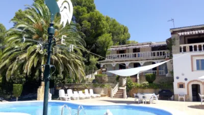 Detached villa on Gran Via del Puig de Sant Salvador photo 2