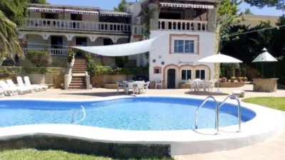 Detached villa on Gran Via del Puig de Sant Salvador photo 3