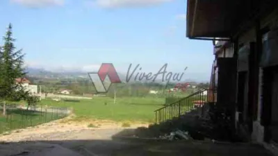 Nave comercial en venta en Parcela Industrial Para Equipamientos, Con 2 Casas y 2 Naves., Granda-Tiñana-Hevia (Siero) de 160.000 €