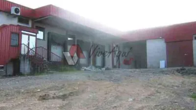 Nave comercial en venta en Parcela Industrial Para Equipamientos, Con 2 Casas y 2 Naves., Granda-Tiñana-Hevia (Siero) de 160.000 €