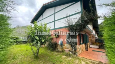 Chalet adosado en venta en Calle Samano, Sámano (Castro Urdiales) de 405.000 €