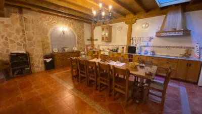 Semi-detached chalet on Chinchapapa Street photo 59