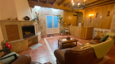 Semi-detached chalet on Chinchapapa Street photo 58