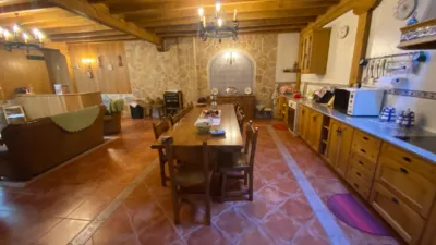 Semi-detached chalet on Chinchapapa Street photo 65