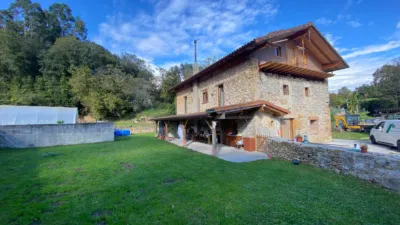 Detached house on Calle Samano photo 4