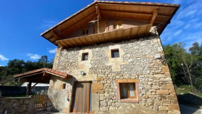 Detached house on Calle Samano photo 3