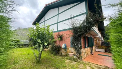 Chalet adosado en venta en Calle Cerrillo Sámano, Sámano (Castro Urdiales) de 405.000 €