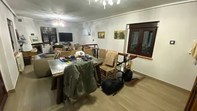 Chalet unifamiliar en venta en Carretera de Lusa a Mioño - Más