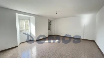 Single-family home on Castelo Street photo 8