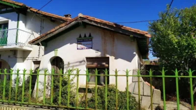 Casa aparellada en venda a Calle de María Teresa Sáenz de Heredia, 6, Corella de 119.900 €