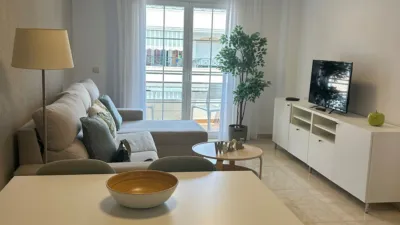 Piso en alquiler en Avenida Andalucía, cerca de Calle Real, Caleta de Vélez-Lagos (Vélez-Málaga) de 1.000 €<span>/sem</span>