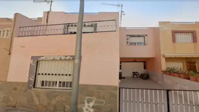 Semi-detached chalet on Calle de la Corona photo 5