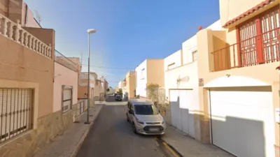 Semi-detached chalet on Calle de la Corona photo 4