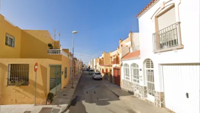 Semi-detached chalet on Calle de la Corona photo 6