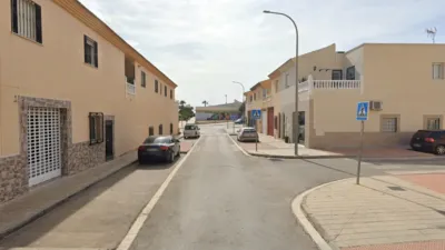 Terraced house on Fernando de Magallanes Street photo 3