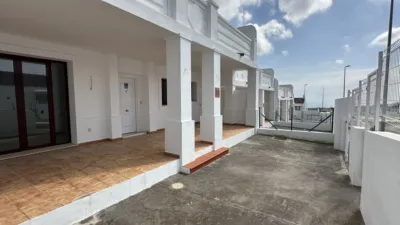 Semi-detached chalet in Urbanización Doña Julia photo 4