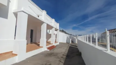 Semi-detached chalet in Urbanización Doña Julia photo 4