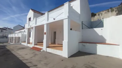 Semi-detached chalet in Urbanización Doña Julia photo 2
