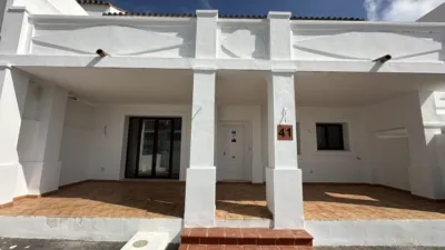 Semi-detached chalet in Urbanización Doña Julia photo 2