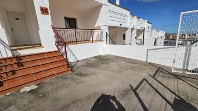 Semi-detached chalet in Urbanización Doña Julia photo 2