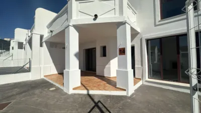 Semi-detached chalet in Urbanización Doña Julia, No. 1 photo 2