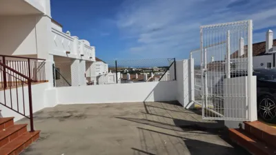 Semi-detached chalet in Urbanización Doña Julia photo 3